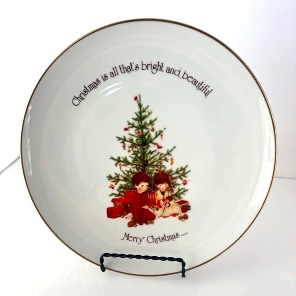 Holly Hobbie Commemorative Edition Porcelain Christmas 10 Inch Plate - Picture 1 of 4